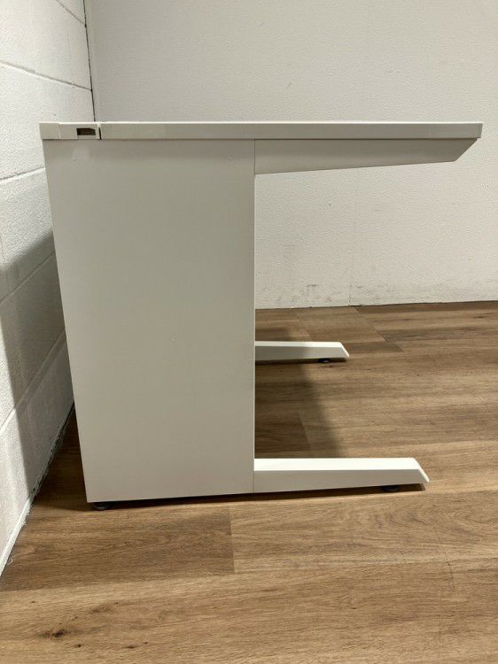 イトーキCZRシリーズ 700平デスク 商品画像3