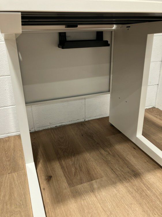 イトーキCZRシリーズ 700平デスク 商品画像8