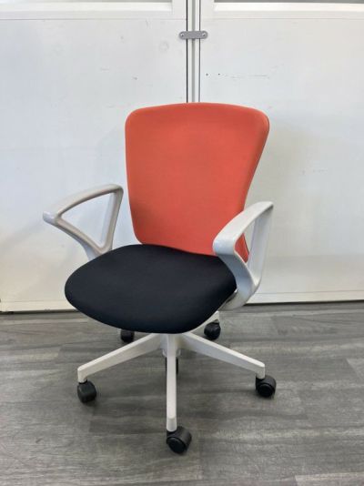 INABA/イナババルチェチェア 固定肘付バルチェチェア 商品画像1