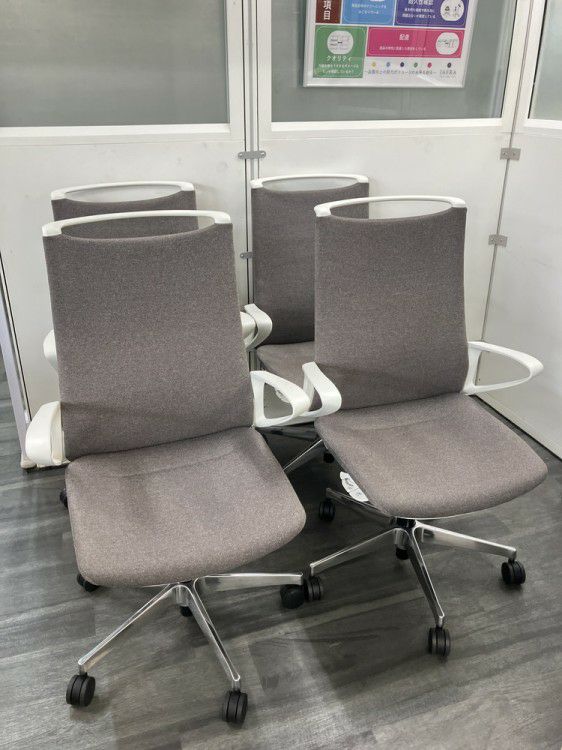 オカムラmode(モード)シリーズ 固定肘付モードチェア4脚セット 商品画像1