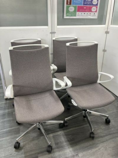 オカムラmode(モード)シリーズ 固定肘付モードチェア4脚セット 商品画像1