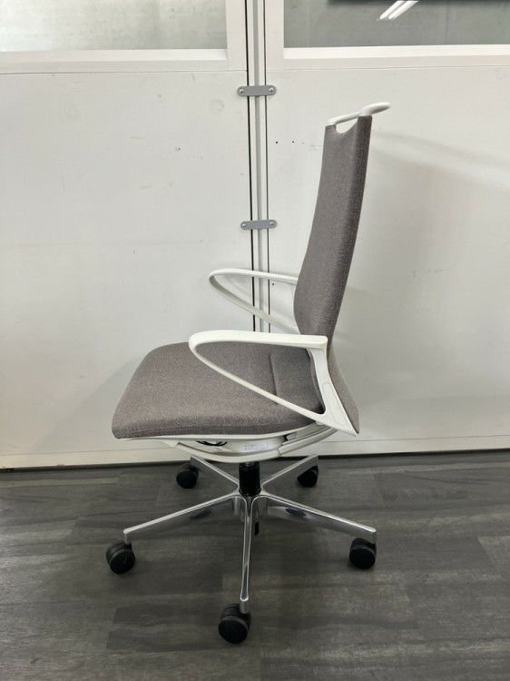 オカムラmode(モード)シリーズ 固定肘付モードチェア4脚セット 商品画像4