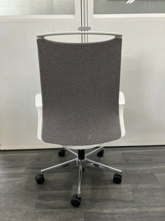 オカムラmode(モード)シリーズ 固定肘付モードチェア4脚セット 商品画像5