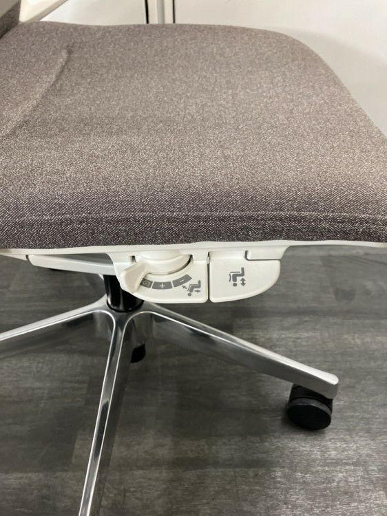 オカムラmode(モード)シリーズ 固定肘付モードチェア4脚セット 商品画像7