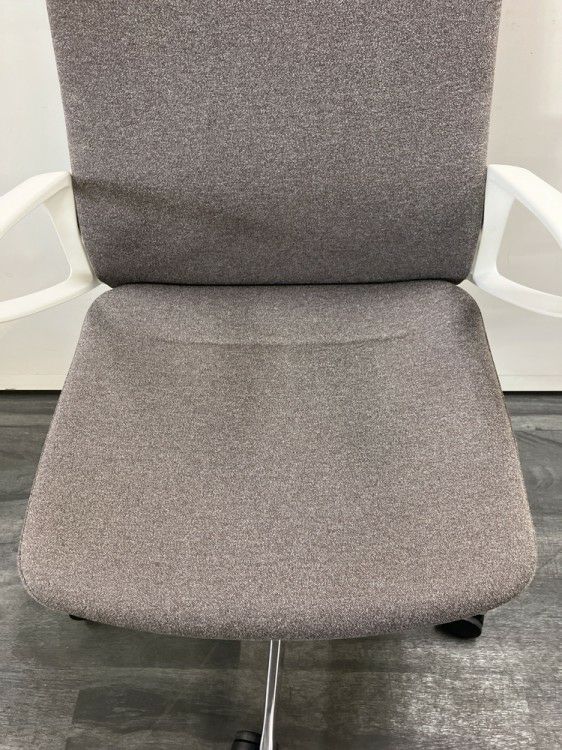 オカムラmode(モード)シリーズ 固定肘付モードチェア4脚セット 商品画像9