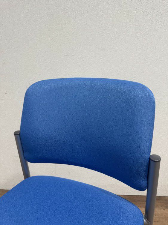 コクヨ会議用イス100シリーズ スタッキングチェア 商品画像3