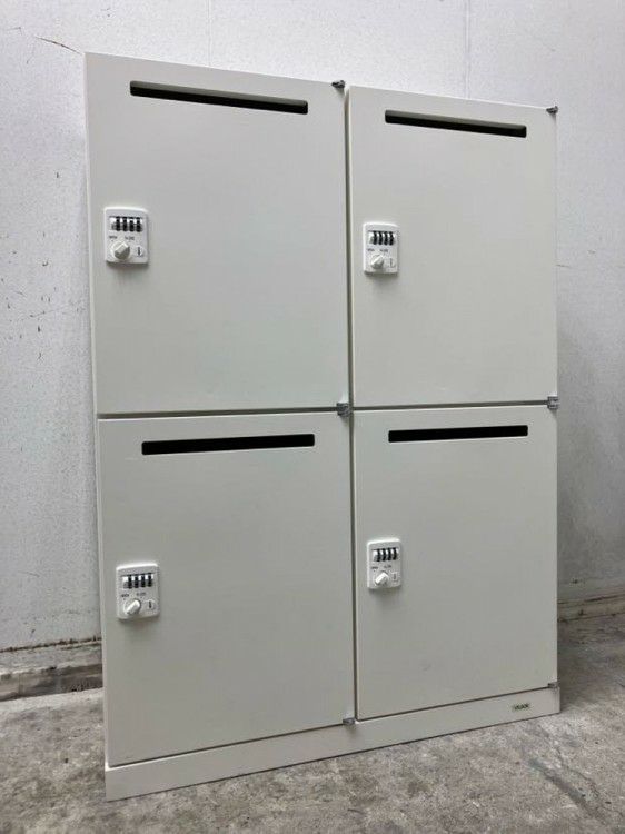 オカムラVILLAGE(ビラージュ)シリーズ 4人用パーソナルロッカー 商品画像1