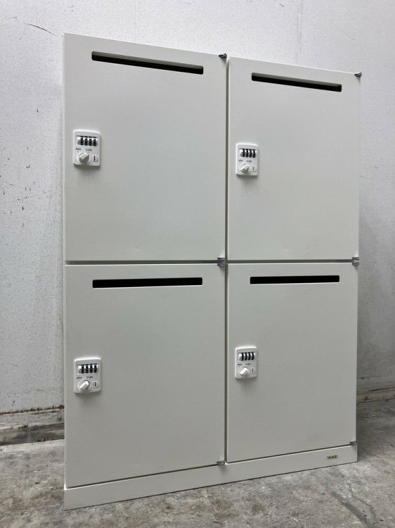 オカムラVILLAGE(ビラージュ)シリーズ 4人用パーソナルロッカー 商品画像1