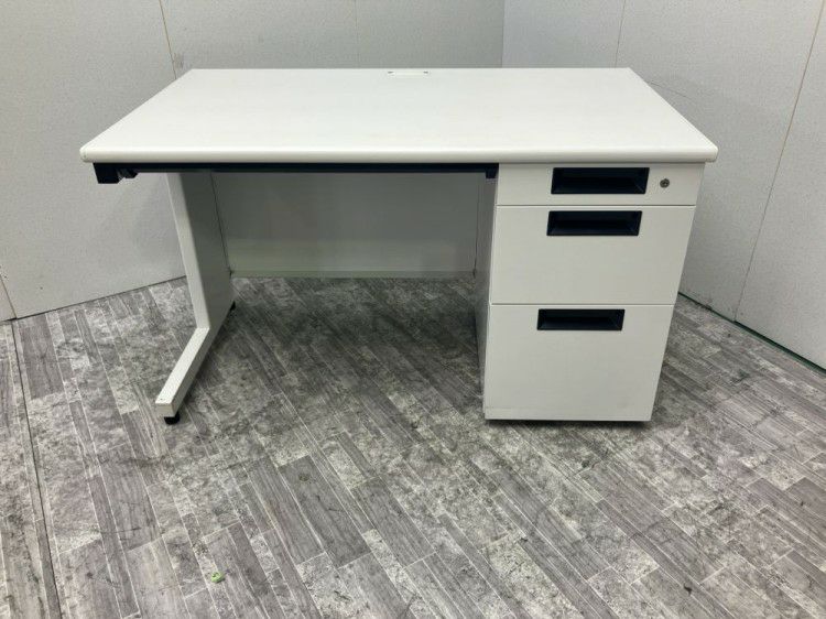 プラスフラットラインシリーズ 1200片袖デスク 商品画像1