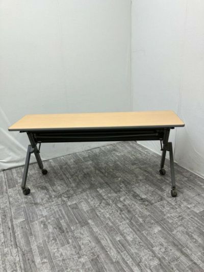 イトーキスレントシリーズ 1500サイドスタックテーブル 商品画像1