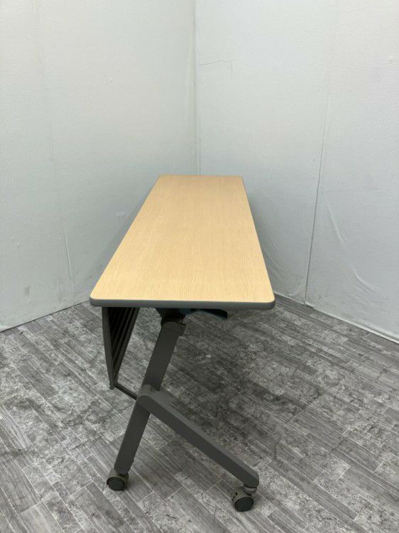 イトーキスレントシリーズ 1500サイドスタックテーブル 商品画像3