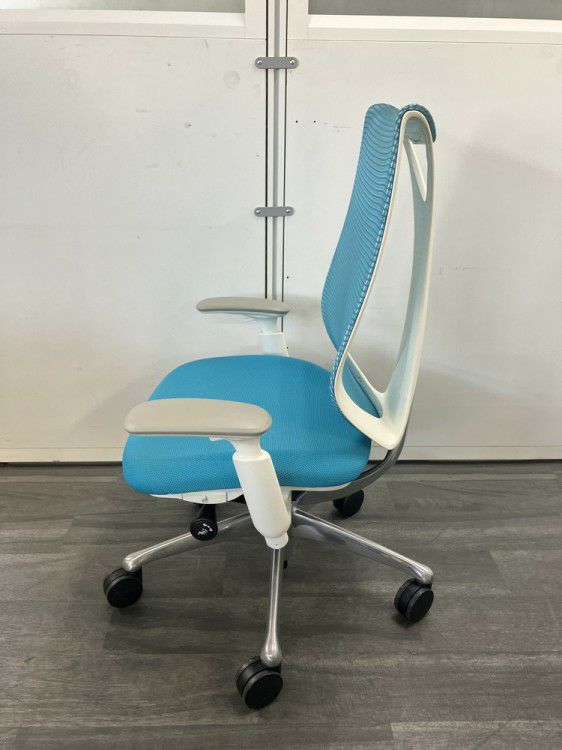 オカムラSabrina(サブリナ)シリーズ 可動肘付サブリナチェア 商品画像3