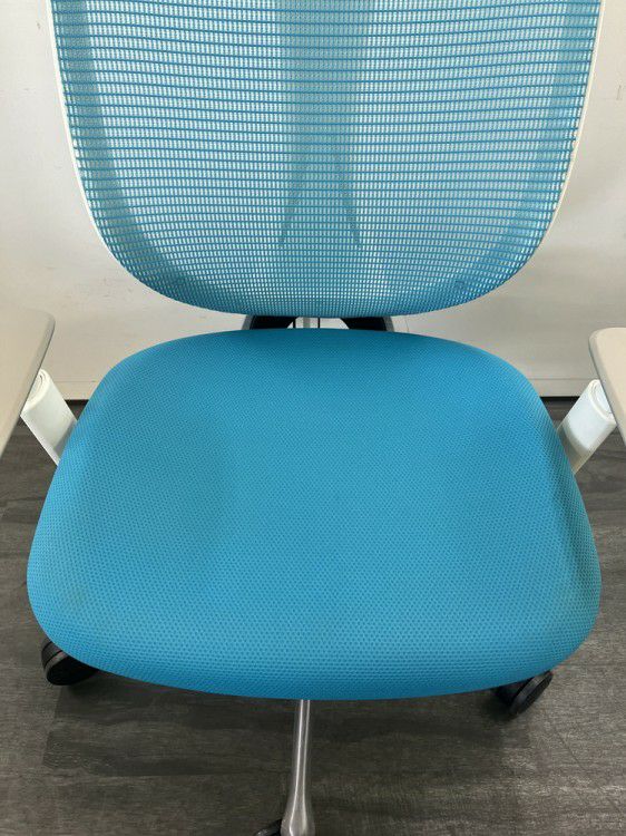 オカムラSabrina(サブリナ)シリーズ 可動肘付サブリナチェア 商品画像9