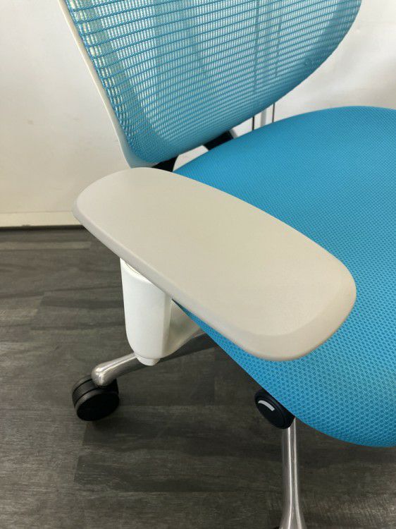 オカムラSabrina(サブリナ)シリーズ 可動肘付サブリナチェア 商品画像10