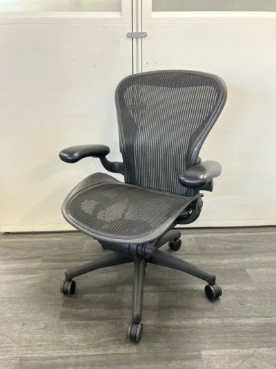 HermanMiller（ハーマンミラー）アーロンチェア 固定肘付アーロンチェア 商品画像1