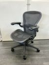 HermanMiller（ハーマンミラー）アーロンチェア 可動肘付アーロンチェア 商品画像1