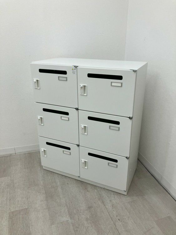 イトーキシンラインシリーズ 6人用パーソナルロッカー 商品画像1