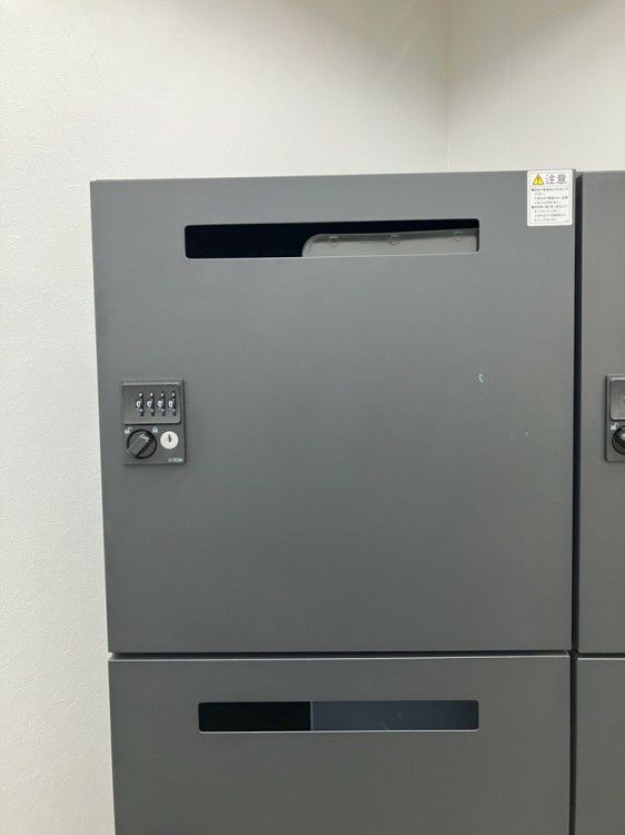 イトーキサフィシリーズ 8人用パーソナルロッカー 商品画像5