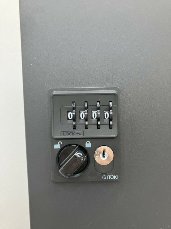 イトーキサフィシリーズ 8人用パーソナルロッカー 商品画像6