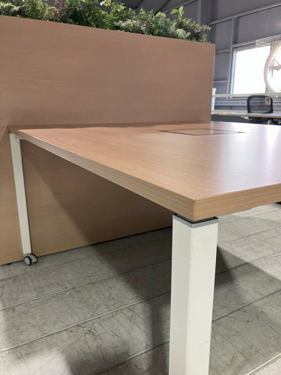 オカムラAption Free(アプションフリー)シリーズ 1200ワークテーブル 商品画像4