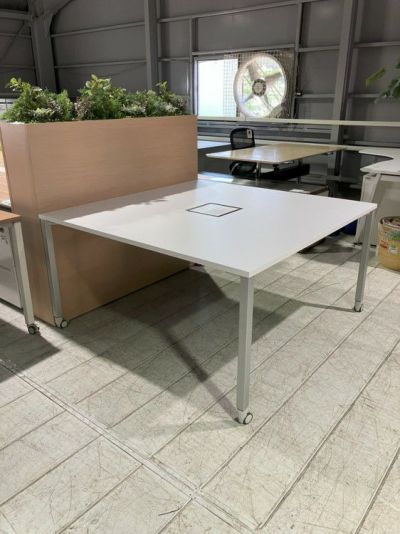 オカムラAption Free(アプションフリー)シリーズ 1400ワークテーブル 商品画像1