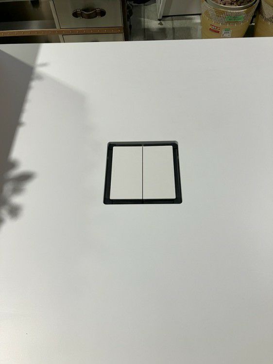 オカムラAption Free(アプションフリー)シリーズ 1400ワークテーブル 商品画像3