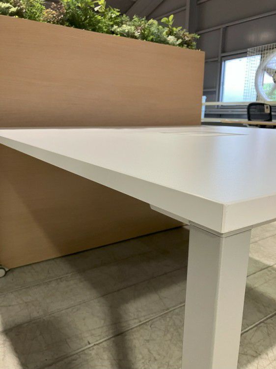 オカムラAption Free(アプションフリー)シリーズ 1400ワークテーブル 商品画像5