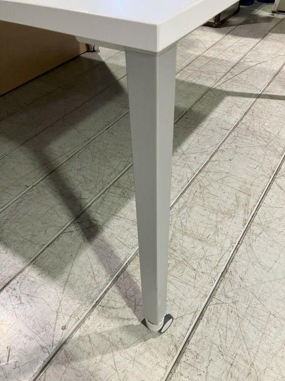 オカムラAption Free(アプションフリー)シリーズ 1400ワークテーブル 商品画像8