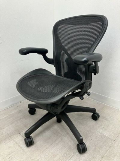 HermanMiller（ハーマンミラー）アーロンチェア 可動肘付アーロンチェア 商品画像1