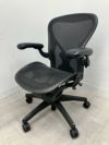 HermanMiller（ハーマンミラー）アーロンチェア 可動肘付アーロンチェア 商品画像1