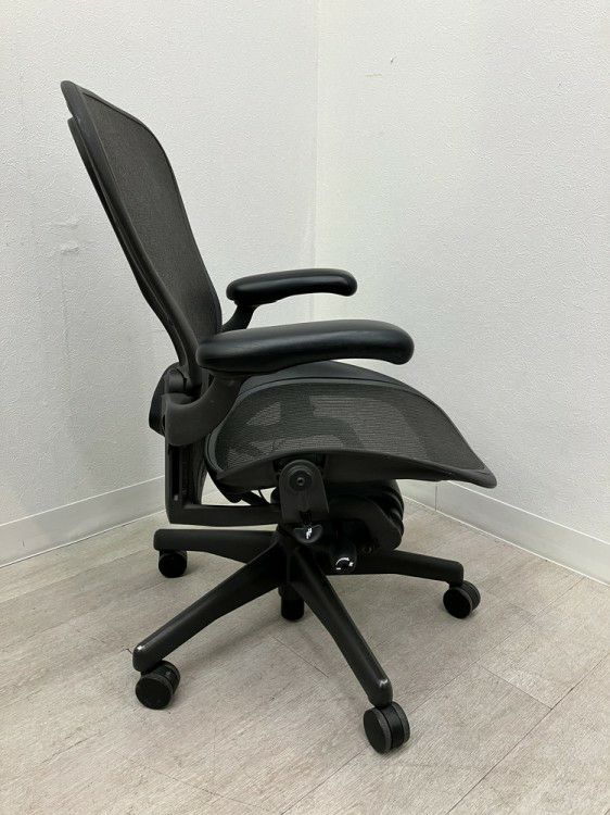 HermanMiller（ハーマンミラー）アーロンチェア 可動肘付アーロンチェア 商品画像3