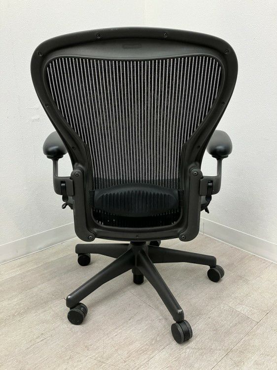 HermanMiller（ハーマンミラー）アーロンチェア 可動肘付アーロンチェア 商品画像4