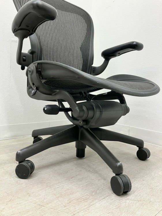 HermanMiller（ハーマンミラー）アーロンチェア 可動肘付アーロンチェア 商品画像9
