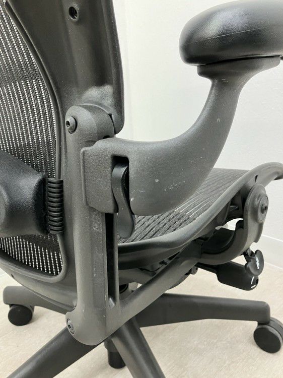 HermanMiller（ハーマンミラー）アーロンチェア 可動肘付アーロンチェア 商品画像12