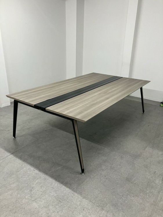 オカムラプリシード（PRESEDE）シリーズ 2400フリーアドレスデスク 商品画像2