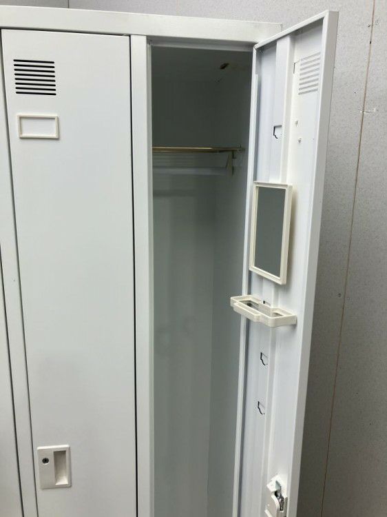 ウチダ（内田洋行）4人用ロッカー 商品画像3