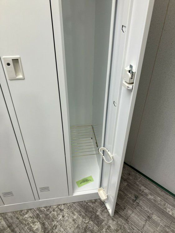 ウチダ（内田洋行）4人用ロッカー 商品画像4