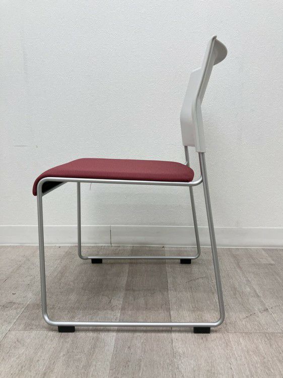 ライオンNo.725シリーズ スタッキングチェア 商品画像3