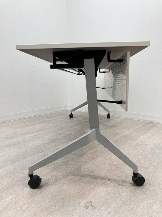 ウチダ（内田洋行）パラグラフ（Paragraph）シリーズ 平行スタックテーブル 商品画像6