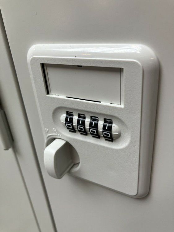 アルプスダイヤル式3人用ロッカー 商品画像7