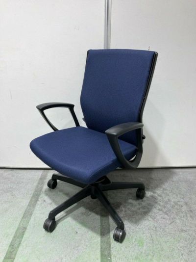 オカムラESCUDO(エスクード)チェア 固定肘付エスクードチェア 商品画像1