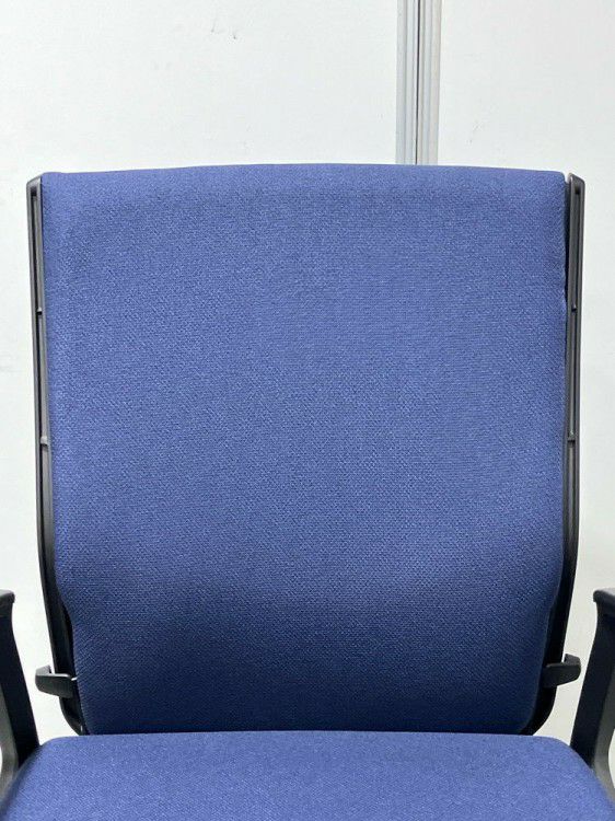 オカムラESCUDO(エスクード)チェア 固定肘付エスクードチェア 商品画像7