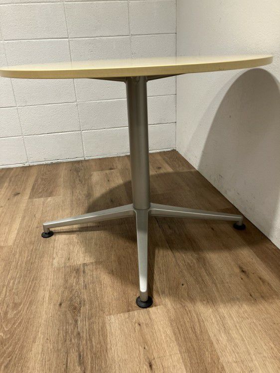 イトーキDEシリーズ 丸テーブル 商品画像3