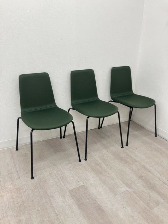 コクヨMycket(ミケット)シリーズ スタッキングチェア3脚セット 商品画像1