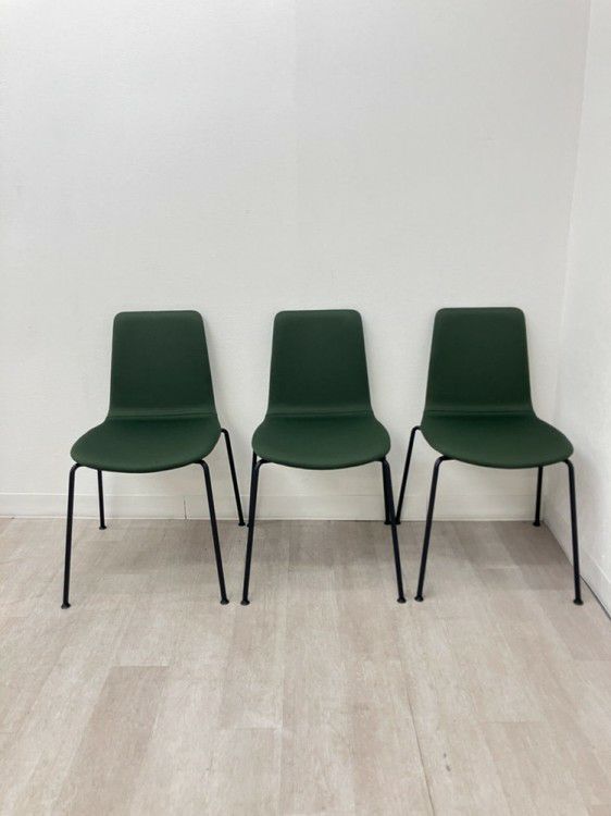 コクヨMycket(ミケット)シリーズ スタッキングチェア3脚セット 商品画像2