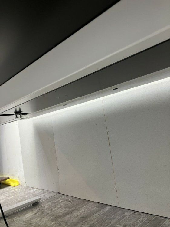 オカムラSwift(スイフト)シリーズ 電動昇降式2100ミーティングテーブル 商品画像6