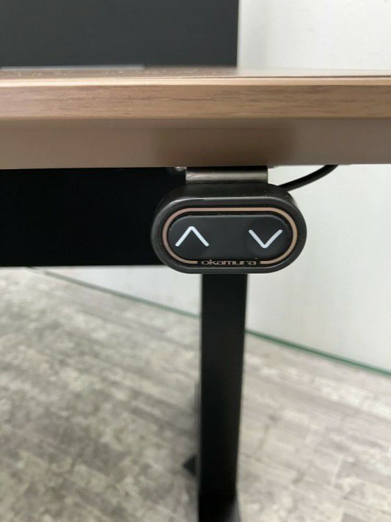 オカムラSwift(スイフト)シリーズ 電動昇降式パネル付ブーメランデスク 商品画像3