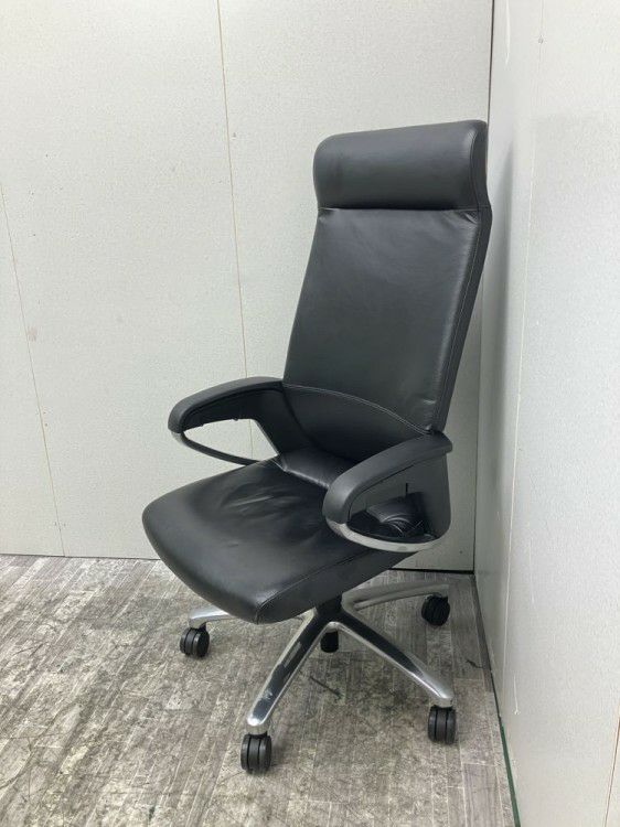 コクヨマネージメントチェア フィロソフィーシリーズ 固定肘付フィロソフィーチェア 商品画像1