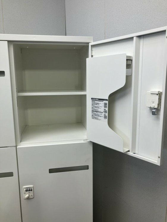 オカムラレクトラインシリーズ ダイヤル式6人用パーソナルロッカー 商品画像4
