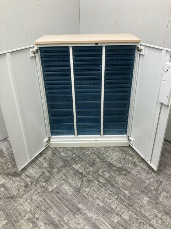 コクヨEDIA(エディア)シリーズ 天板付両開き扉付A4クリアケース書庫 商品画像3